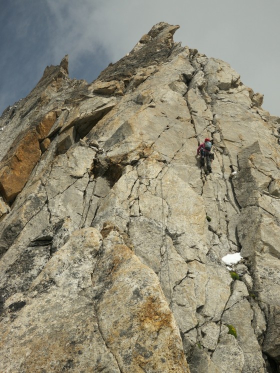 投入攀登以來，攀登的目標就是要成為獨立自主的攀登者，要懂得上，也懂得下，要懂得救人，也要懂得自救。地點為中國川西的格聶山區。Photo：Dave Anderson